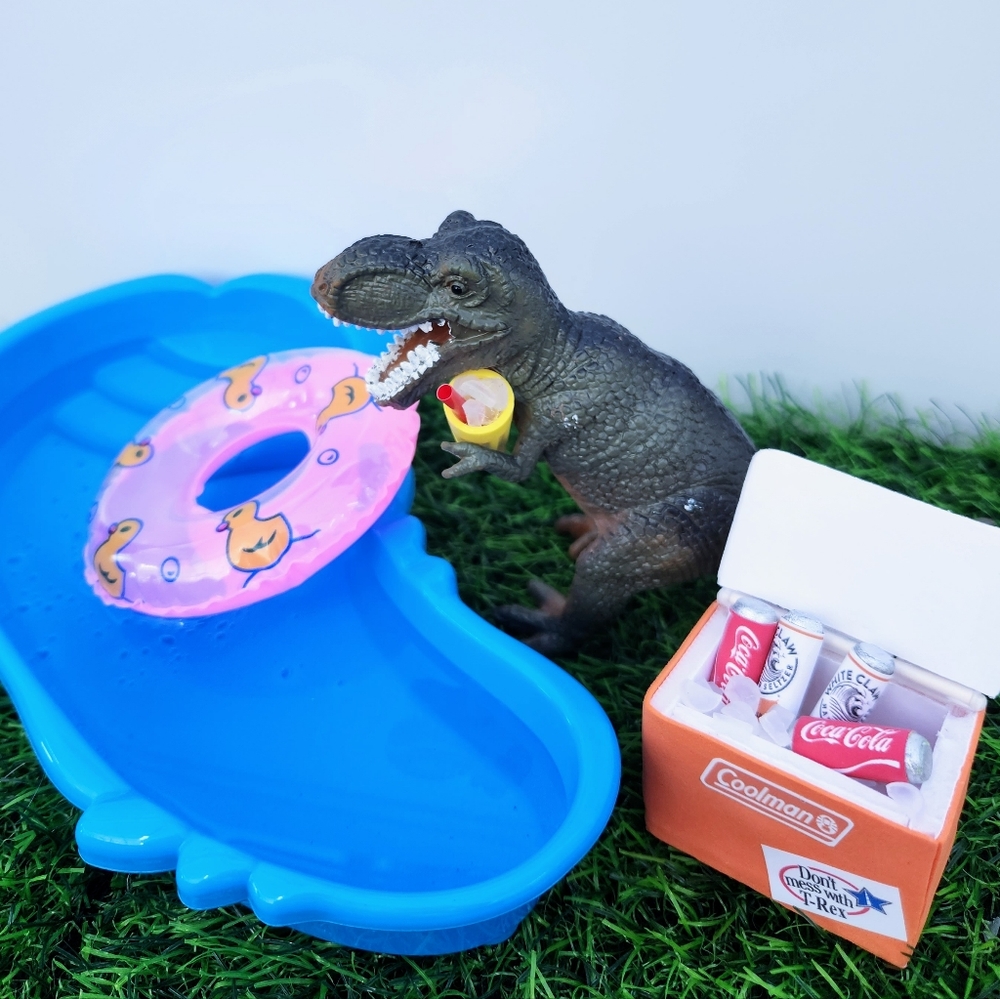 Summer Time Dino Display